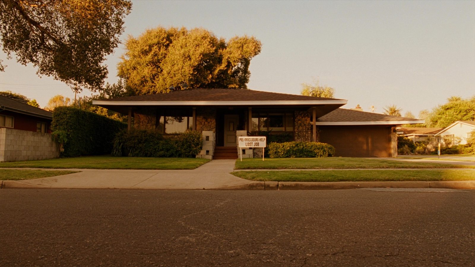 What home selling services can help me avoid foreclosure? | Expert Guide 2025